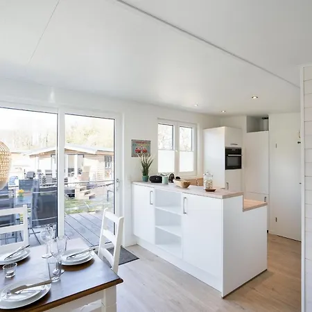 Ostseecamp Luebecker Bucht Steuerbord * 샬베우츠