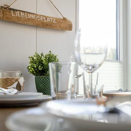 펜션 Ostseecamp Luebecker Bucht Steuerbord 샬베우츠